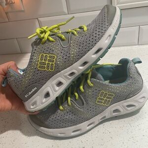Columbia 🍋 Women's Gray and Lime Athletic Shoes, Size 6.5 (EUC)